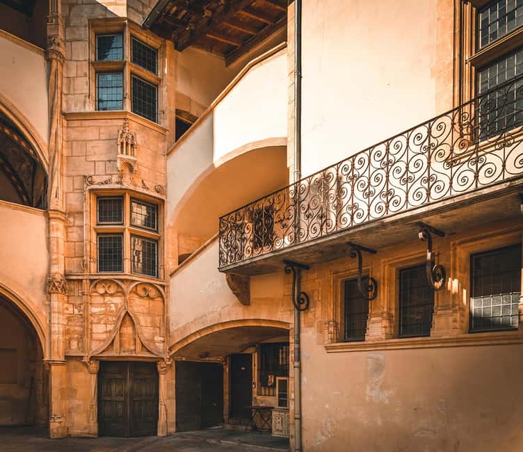 Lyon: Private Traboules Tour – Hidden Passages - Four details that shape the experience