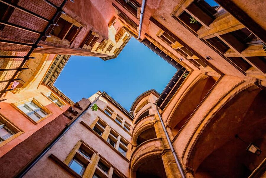 Lyon: Private Traboules Tour – Hidden Passages - Crossing Presqu’île in 30 minutes