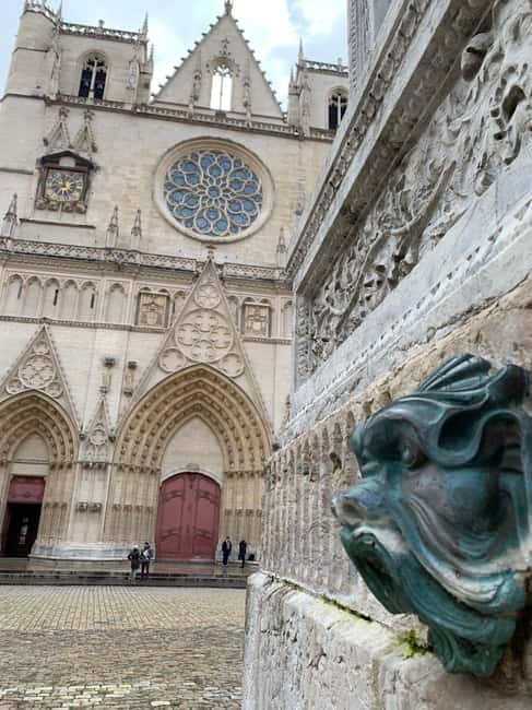 Lyon: Private Walking Tour of "Traboules" in the Old Town - Meeting the guide in cathedral square