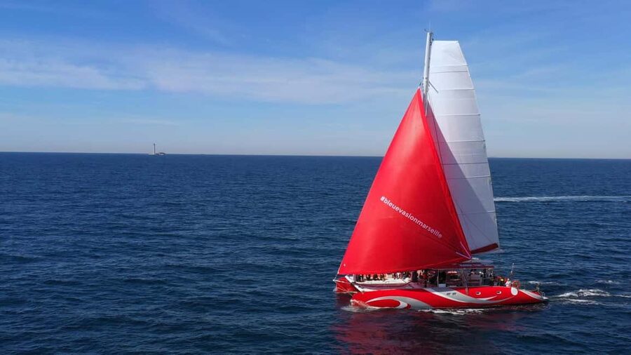 Marseille : Calanques Catamaran Cruise with Lunch & Wine - Lunch and swimming at Morgiou