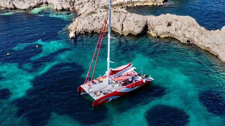 Marseille : Calanques Catamaran Cruise with Lunch & Wine - What the 30-person catamaran changes