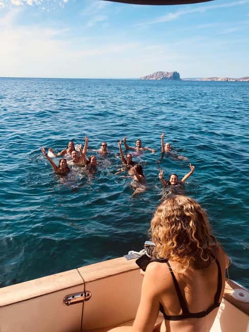 Marseille: Calanques National Park Boat Trip with Swimming - Les Goudes and Île Maïre from the water