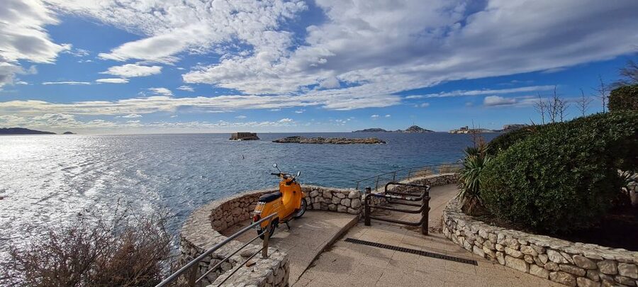Marseille: Electric Motorcycle Rental with Smartphone Guide - Key points to know before you ride