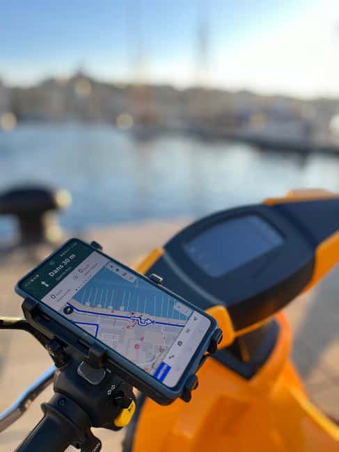 Marseille: Electric Motorcycle Rental with Smartphone Guide - Starting at the TROLIB shop