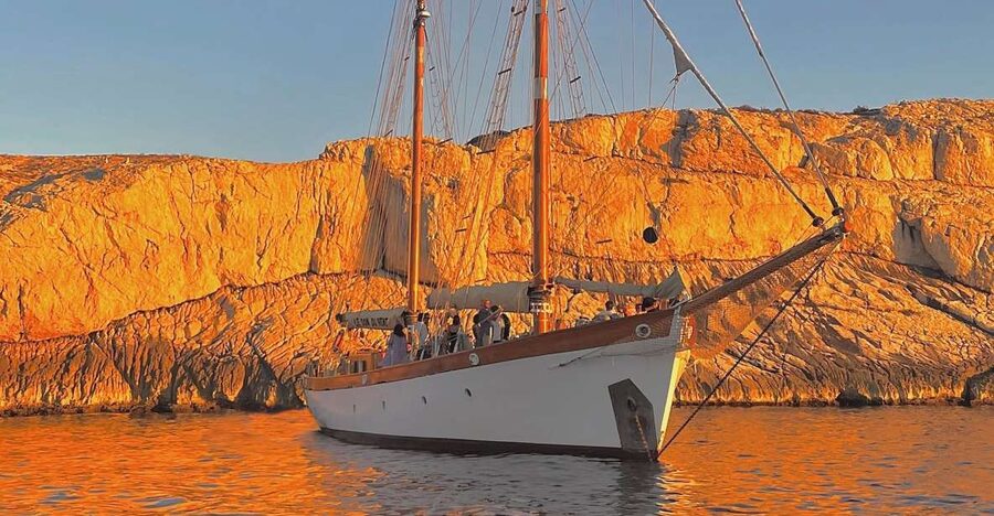 Marseille: Frioul Islands Sunset Cruise with Cocktail Dinner - Key details before you book