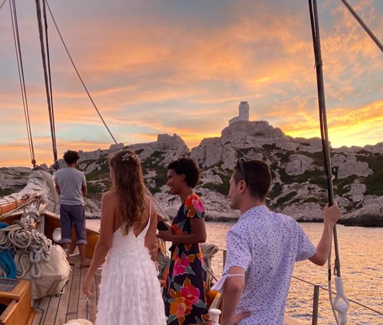 Marseille: Frioul Islands Sunset Cruise with Cocktail Dinner - Anchoring in a Frioul Islands cove