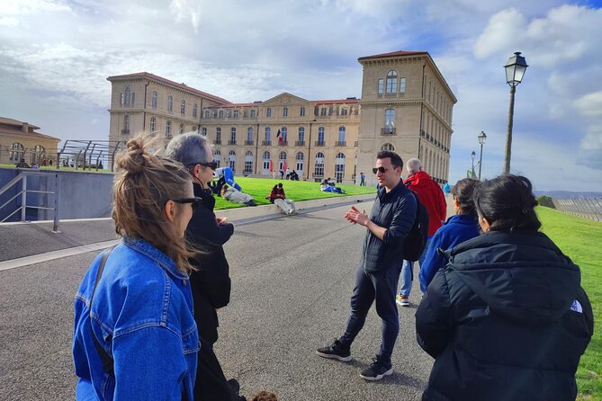 Marseille Guided Tour for 2.5 Hours with a Bilingual Local Guide - Key points to know before booking