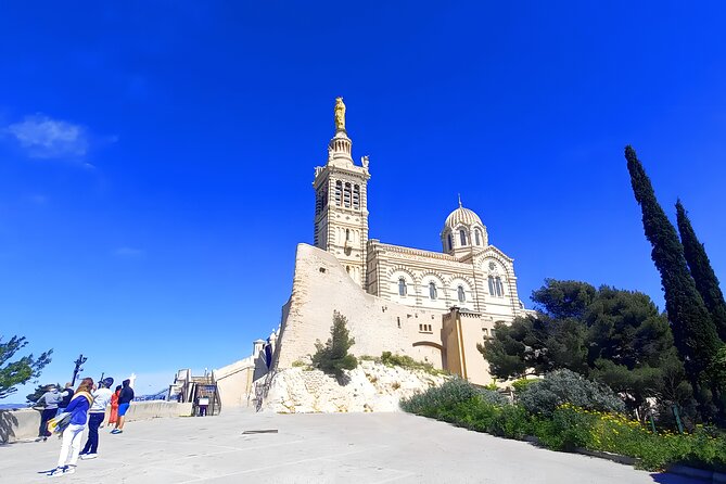 Marseille Guided Tour for 4 Hours with a Bilingual Local Guide - Vallon des Auffes: a small harbor below the cliffs