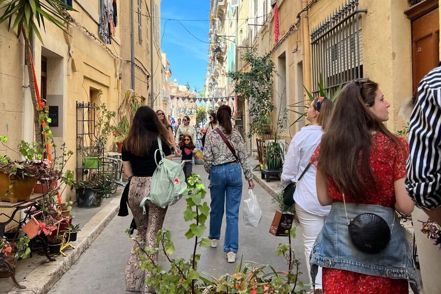 Marseille: No-Diet Club Local Food Tasting and Walking Tour - Who should book this Marseille food tour?