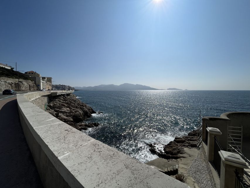 Marseille: Sightseeing E-Bike Tour - La Major Cathedral and the edge of Le Panier