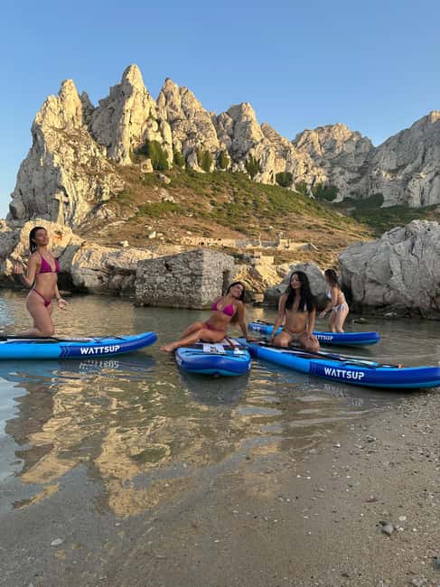 Marseille: stand-up paddle tour - discover the calanques - Getting comfortable on the board with Julien