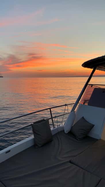 Marseille: Sunset Boat Cruise with Dinner and Drinks - Practical tips for a smoother evening