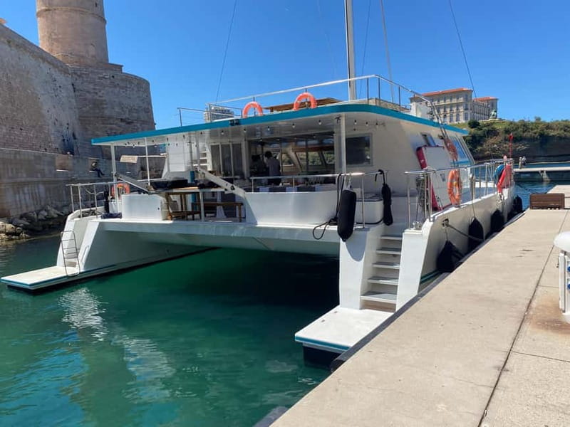 Marseille: Sunset catamaran cruise, buffet & drinks - Music, mood, and the best place to sit