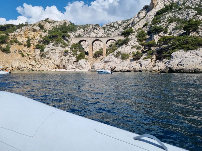 Marseille: Sunset Frioul Archipelago Boat Cruise - Returning through Marseille’s evening lights