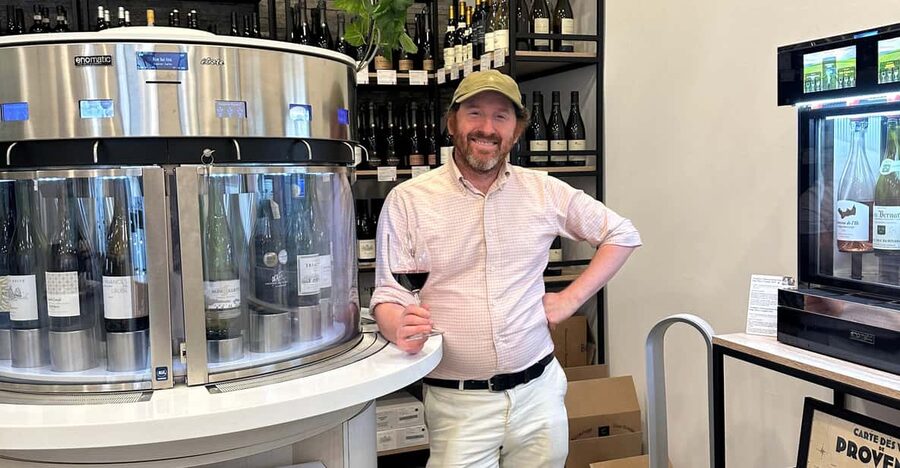 Marseille: Tailored Wine Tasting Experience in Top Wine Shop - Cheese, bread, and the question of water