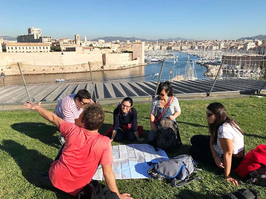 Marseille: Urban Hiking Tour with a Local Guide - What the guide adds to the experience