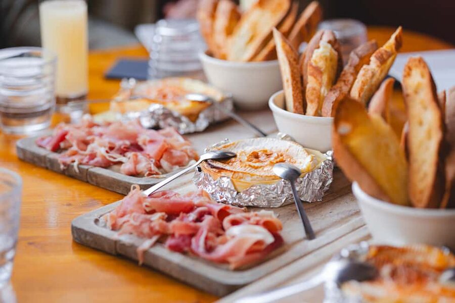 Marseille: Walking Food Tour with Full Meal - Rue Caisserie: Food Between Stops