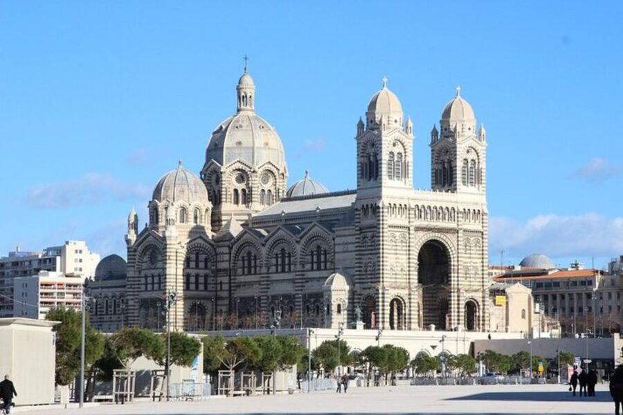 Marseilles: Private Custom Tour with a Local Guide - Starting at your accommodation in central Marseille