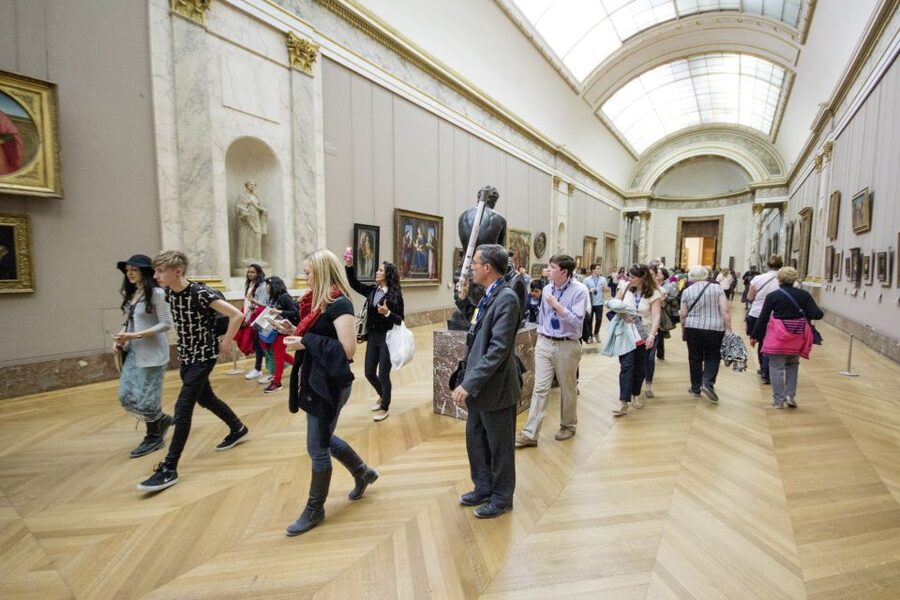 Mona Lisa & Louvre Masterpieces Tour with Reserved Access - Reserved entry and the value of a guide