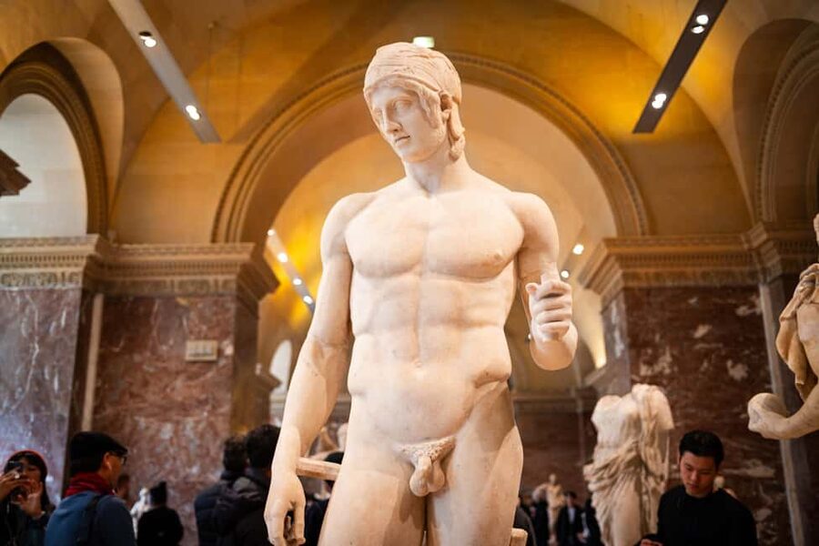 Mona Lisa & Treasures: 6-people Max Louvre Experience - Is $173 a fair price for two hours?