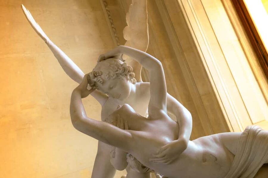 Mona Lisa & Treasures: 6-people Max Louvre Experience - The Mona Lisa, famous for a reason