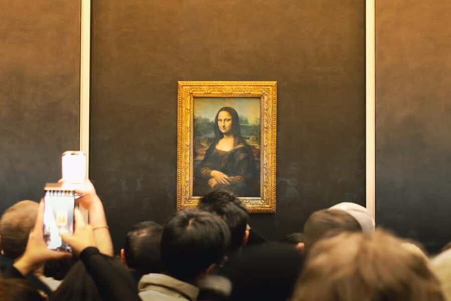 Mona Lisa & Treasures: 6-people Max Louvre Experience - What the guides add to the experience