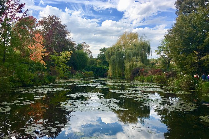Monet's Gardens & House-Private Giverny Tour From Paris - The guides can make or break the visit