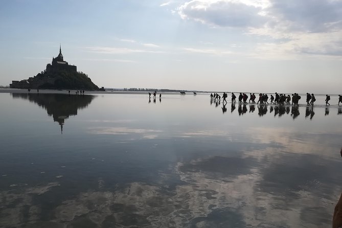 Mont-Saint-Michel bay walk - Meeting beneath the towers and watching the tide