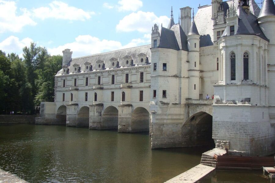 Mont Saint-Michel & Chateaux Country 3-Day Tour from Paris - Who should book this three-day circuit?