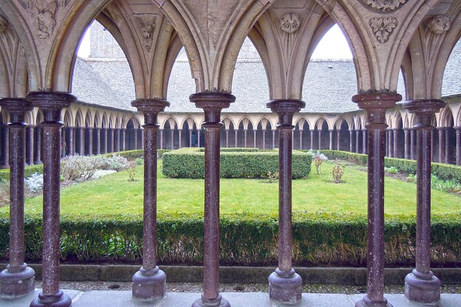 Mont Saint Michel Day Trip from Paris with English Speaking Guide - Visiting Mont Saint Michel Abbey With the Audio App