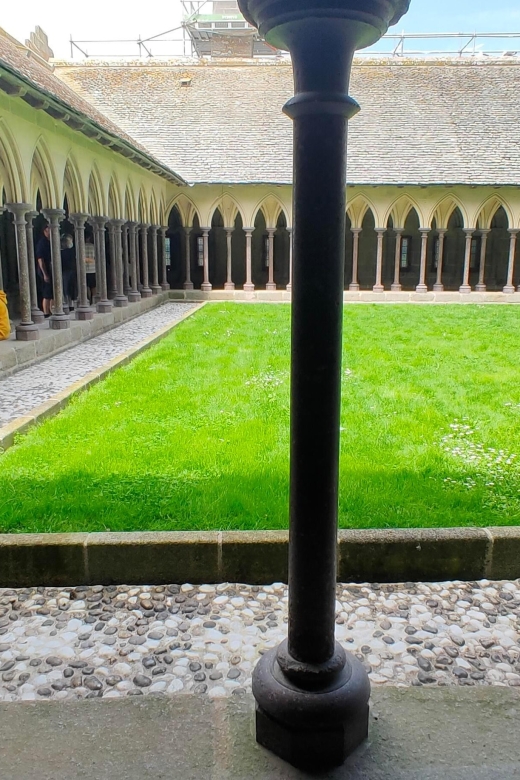 Mont-Saint-Michel: Private Guided Tour with Abbey Entrance - Meeting at Porte de l’Avancée
