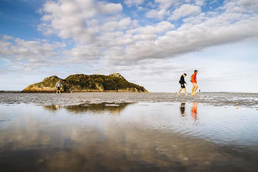 Mont-saint-Michel : Walk in the heart of the Bay - Reaching the Rock of Tombelaine