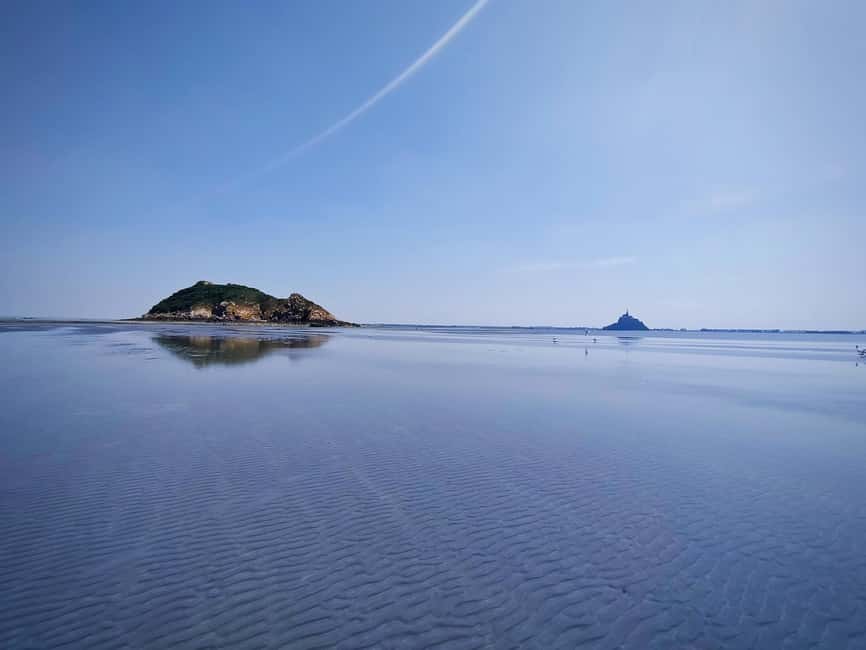 Mont-saint-Michel : Walk in the heart of the Bay - Starting beneath the ramparts