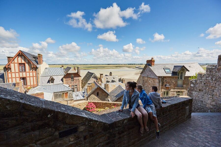 Mont Saint Michel: Walking Tour & Optional Abbey Ticket - Walking Up the Grande Rue