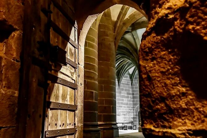 Mont St Michel Full Day Tour with a National Guide from Bayeux - What the guides add to the day