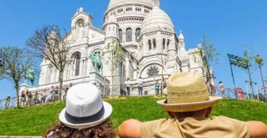 Montmartre: Guided Tour for Kids and Families - Climbing to Sacré-Coeur