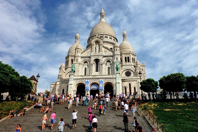 Montmartre Hidden Gems and Scenic Highlights Walking Tour - Bateau-Lavoir and Montmartre’s art story