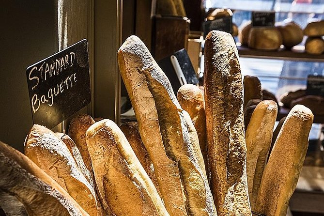 Montmartre Hidden Gems and Scenic Highlights Walking Tour - Reaching Sacré-Cœur without rushing