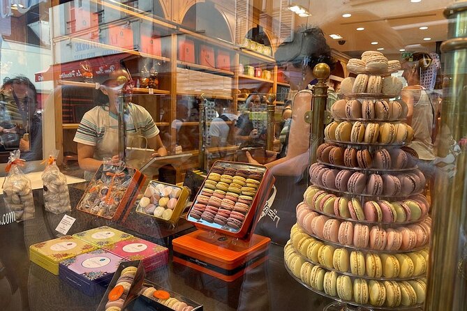 Montmartre Hill French Gourmet Food and Wine Tasting Walking Tour - Eight Stops, With Plenty of Sweets