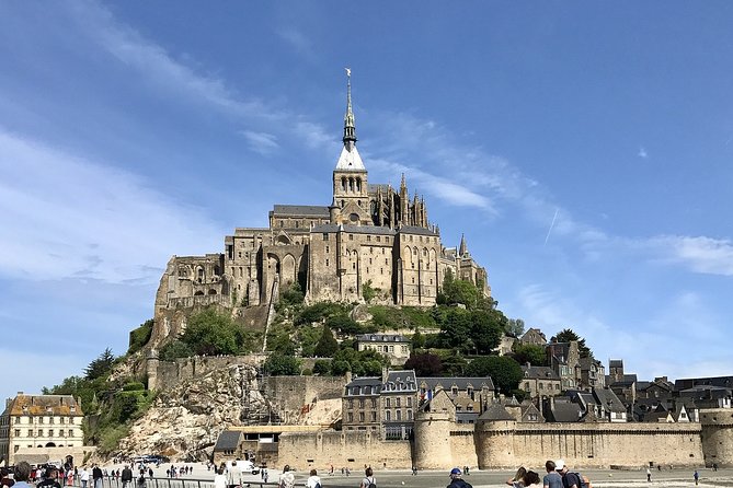 Mt St. Michel Private Tour with Abbey tickets and tour guide - Starting near the entrance and the Couesnon dam