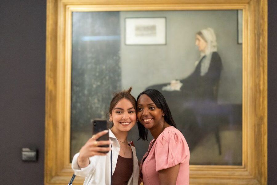 Musée d’Orsay Skip-the-Line Tour with Expert Guide - Meeting your guide beside the Legion d’Honneur Museum