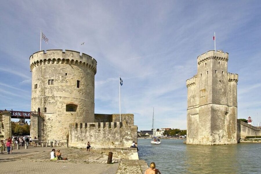Nantes: Private custom tour with a local guide - Key points at a glance