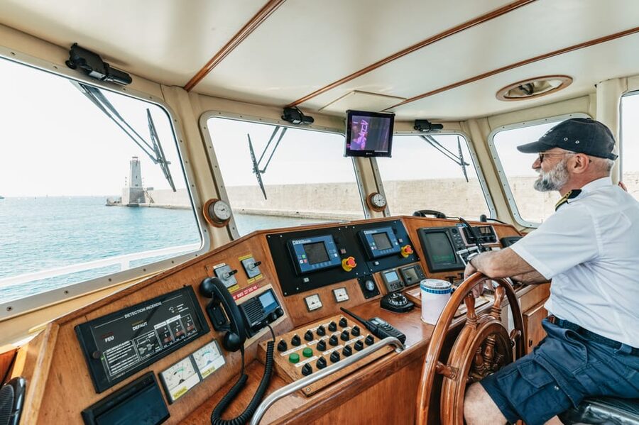 Nice: 1-Hour Sightseeing Cruise to Villefranche Bay - Who should book this cruise?