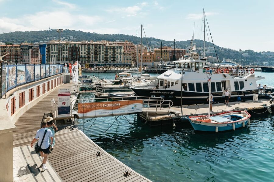Nice: 1-Hour Sightseeing Cruise to Villefranche Bay - Saint-Jean-Cap-Ferrat and its grand villas