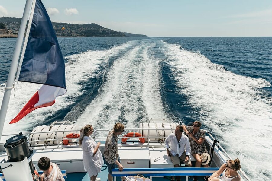 Nice: 1-Hour Sightseeing Cruise to Villefranche Bay - The bilingual guide makes the short route worthwhile