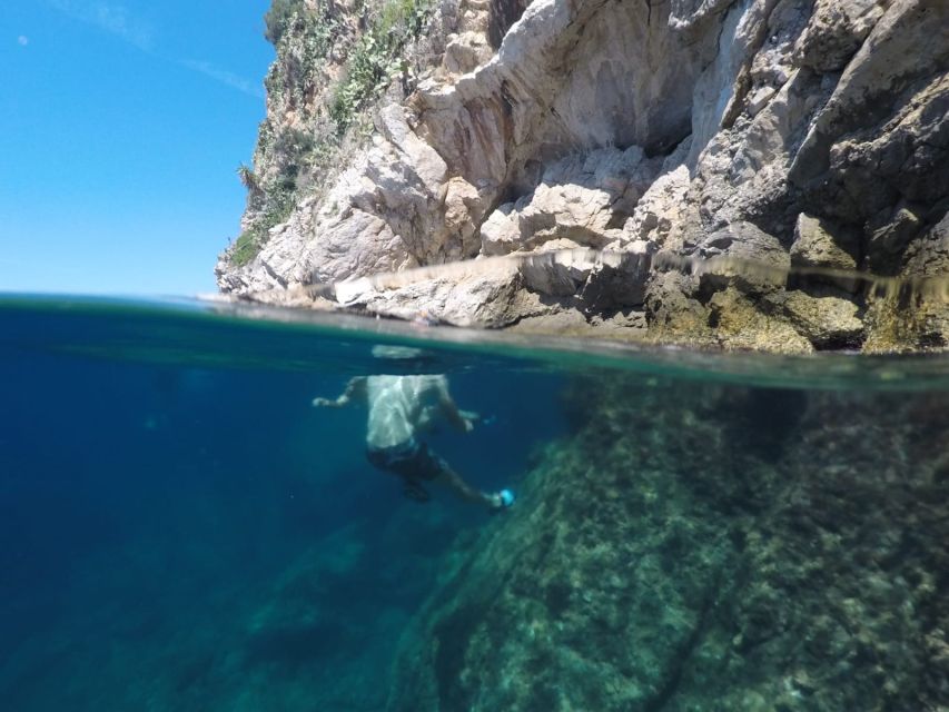 Nice: 1h30 nautical excursion to Cap Ferrat - Leaving Nice on a Black Tender