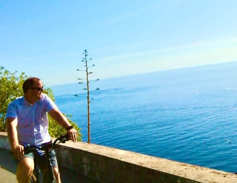 Nice 3Hrs by EBike: Essentials Oldest Districts & Panoramas - Mont Boron for the first great coastal view