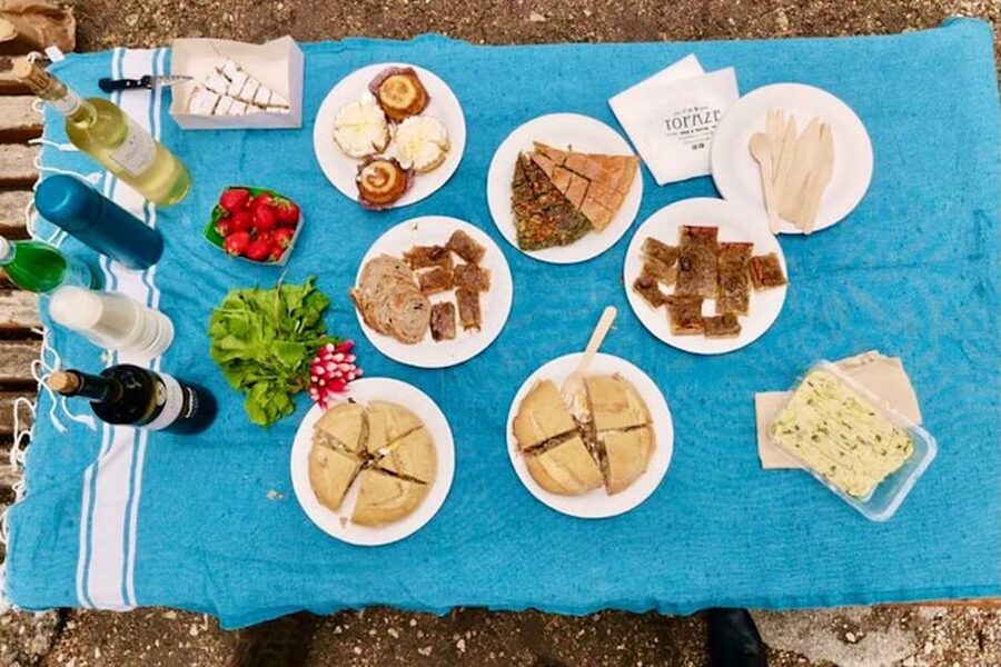Nice: Food and Wine Old Town Guided Walking Tour - The climb to Castle Hill and the picnic finish