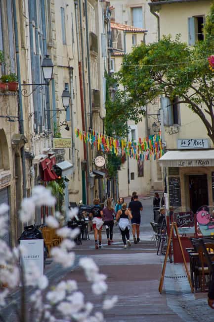Nice Welcome Tour: Private Tour with a Local - Meeting a local instead of following a script