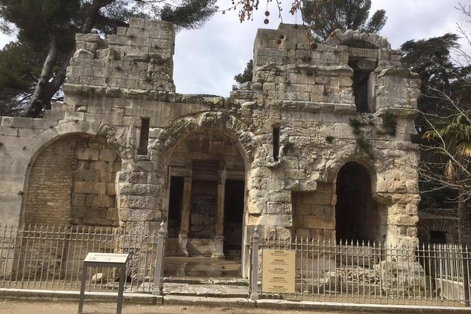 Nimes, Uzes & Pont du Gard Small Group FULL DAY Tour from Avignon - Pont du Gard: give the final two hours your full attention